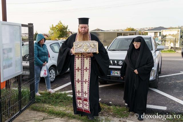 Brâul Maicii Domnului a poposit la Parohia „Sfântul Ioan Rusul” – Valea Adâncă din Iași / Foto: Mihail Vrăjitoru Brâul Maicii Domnului a poposit la Parohia „Sfântul Ioan Rusul” – Valea Adâncă din Iași