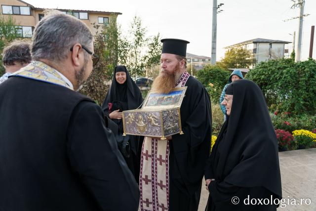 Brâul Maicii Domnului a poposit la Parohia „Sfântul Ioan Rusul” – Valea Adâncă din Iași / Foto: Mihail Vrăjitoru Brâul Maicii Domnului a poposit la Parohia „Sfântul Ioan Rusul” – Valea Adâncă din Iași