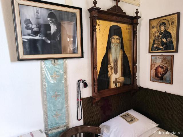 Chilia Părintelui Filotei Zervakos de la Mănăstirea „Panaghia Myrtidiotissa”din Paros / Foto: Pr. Marin Osoianu Chilia Părintelui Filotei Zervakos de la Mănăstirea „Panaghia Myrtidiotissa”din Paros
