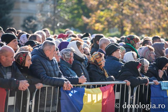 Rugăciune și bucurie: uniți sub ocrotirea Sfintei Parascheva și a Sfântului Pantelimon, Vindecătorul / Foto: Oana Nechifor Rugăciune și bucurie: uniți sub ocrotirea Sfintei Parascheva și a Sfântului Pantelimon, Vindecătorul