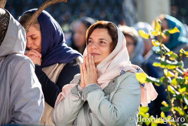Rugăciune și bucurie: uniți sub ocrotirea Sfintei Parascheva și a Sfântului Pantelimon, Vindecătorul / Foto: Oana Nechifor Rugăciune și bucurie: uniți sub ocrotirea Sfintei Parascheva și a Sfântului Pantelimon, Vindecătorul