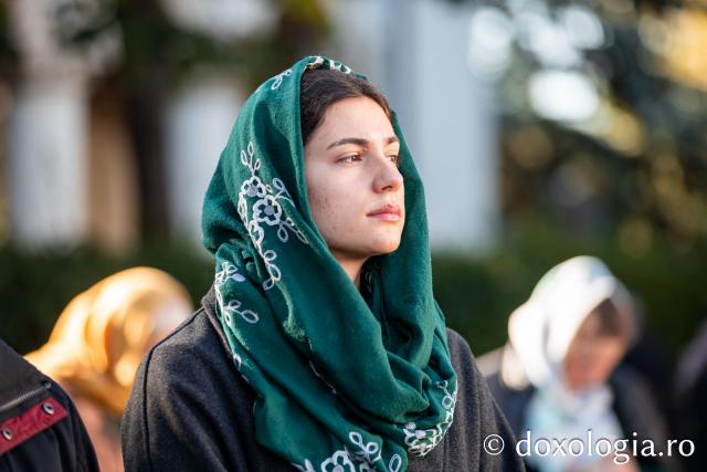 Rugăciune și bucurie: uniți sub ocrotirea Sfintei Parascheva și a Sfântului Pantelimon, Vindecătorul / Foto: Oana Nechifor Rugăciune și bucurie: uniți sub ocrotirea Sfintei Parascheva și a Sfântului Pantelimon, Vindecătorul
