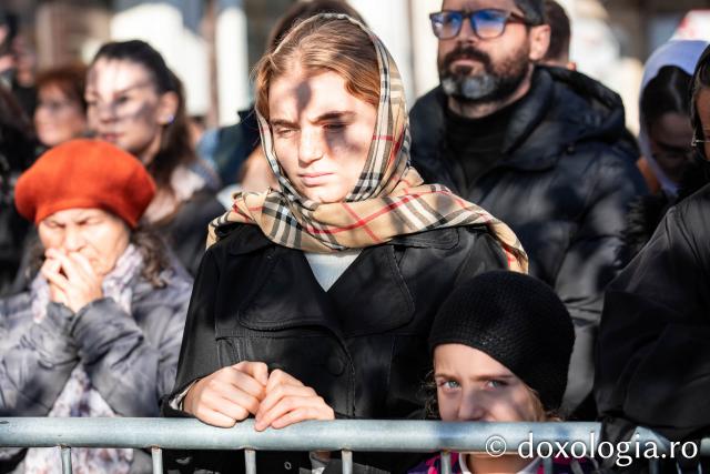 Rugăciune și bucurie: uniți sub ocrotirea Sfintei Parascheva și a Sfântului Pantelimon, Vindecătorul / Foto: Oana Nechifor Rugăciune și bucurie: uniți sub ocrotirea Sfintei Parascheva și a Sfântului Pantelimon, Vindecătorul
