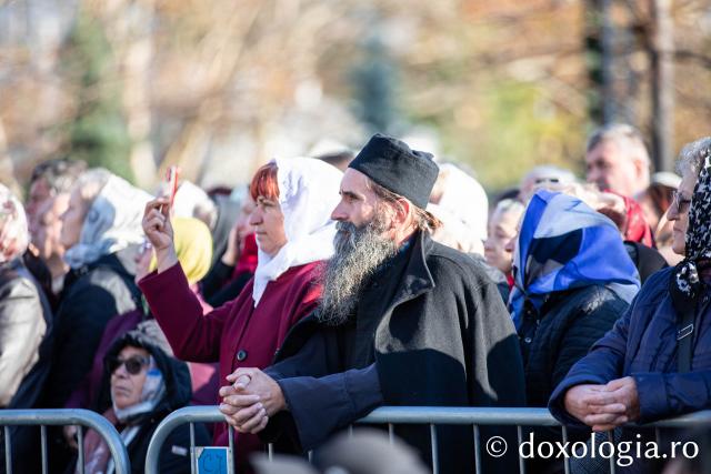 Rugăciune și bucurie: uniți sub ocrotirea Sfintei Parascheva și a Sfântului Pantelimon, Vindecătorul / Foto: Oana Nechifor Rugăciune și bucurie: uniți sub ocrotirea Sfintei Parascheva și a Sfântului Pantelimon, Vindecătorul