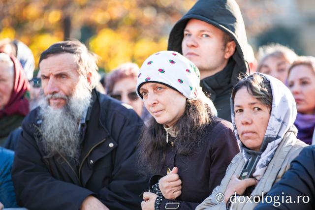 Rugăciune și bucurie: uniți sub ocrotirea Sfintei Parascheva și a Sfântului Pantelimon, Vindecătorul / Foto: Oana Nechifor Rugăciune și bucurie: uniți sub ocrotirea Sfintei Parascheva și a Sfântului Pantelimon, Vindecătorul