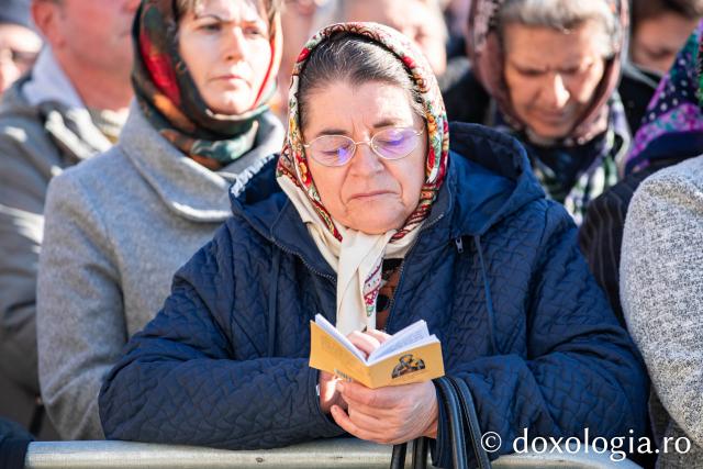 Rugăciune și bucurie: uniți sub ocrotirea Sfintei Parascheva și a Sfântului Pantelimon, Vindecătorul / Foto: Oana Nechifor Rugăciune și bucurie: uniți sub ocrotirea Sfintei Parascheva și a Sfântului Pantelimon, Vindecătorul