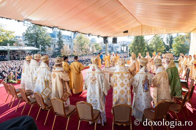 Sfânta Liturghie – Hramul Sfintei Cuvioase Parascheva, 2024