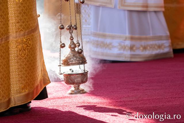 Sfânta Liturghie – Hramul Sfintei Cuvioase Parascheva, 2024