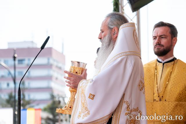Sfânta Liturghie – Hramul Sfintei Cuvioase Parascheva, 2024
