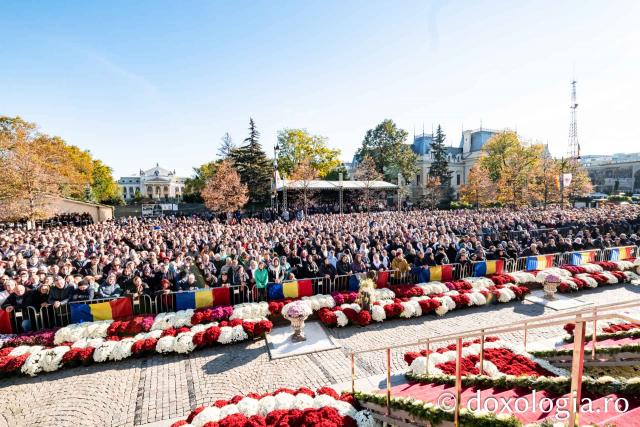 Sfânta Liturghie – Hramul Sfintei Cuvioase Parascheva, 2024