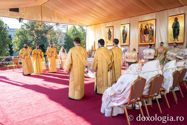 Sfânta Liturghie – Hramul Sfintei Cuvioase Parascheva, 2024