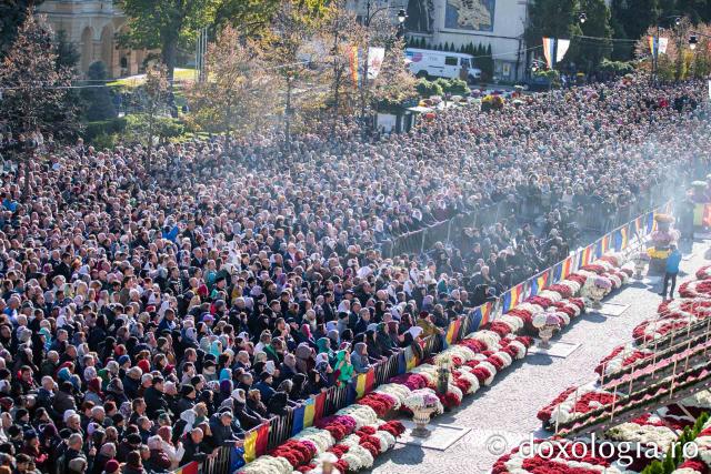 Sfânta Liturghie – Hramul Sfintei Cuvioase Parascheva, 2024