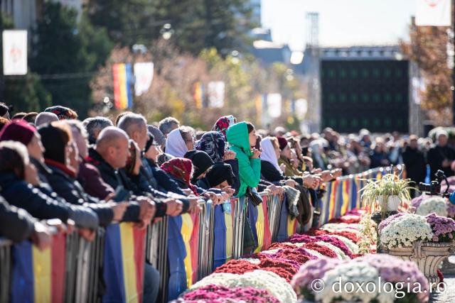 Sfânta Liturghie – Hramul Sfintei Cuvioase Parascheva, 2024
