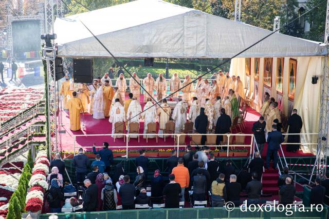 Sfânta Liturghie – Hramul Sfintei Cuvioase Parascheva, 2024
