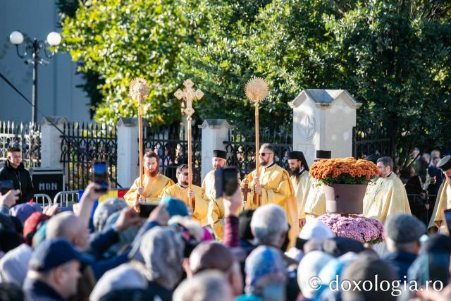 Sfânta Liturghie – Hramul Sfintei Cuvioase Parascheva, 2024