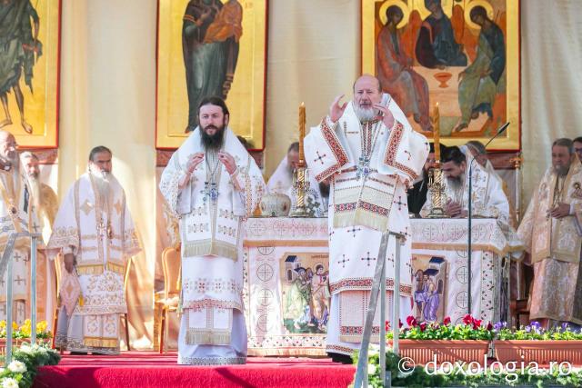 Sfânta Liturghie – Hramul Sfintei Cuvioase Parascheva, 2024