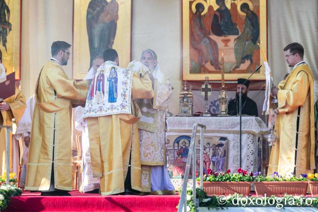 Sfânta Liturghie – Hramul Sfintei Cuvioase Parascheva, 2024
