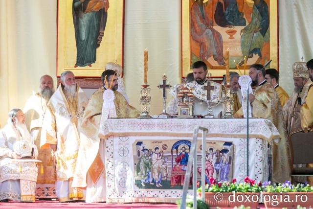 Sfânta Liturghie – Hramul Sfintei Cuvioase Parascheva, 2024