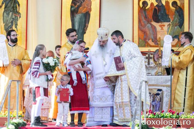 Sfânta Liturghie – Hramul Sfintei Cuvioase Parascheva, 2024