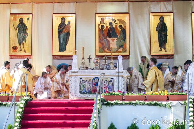 Sfânta Liturghie – Hramul Sfintei Cuvioase Parascheva, 2024