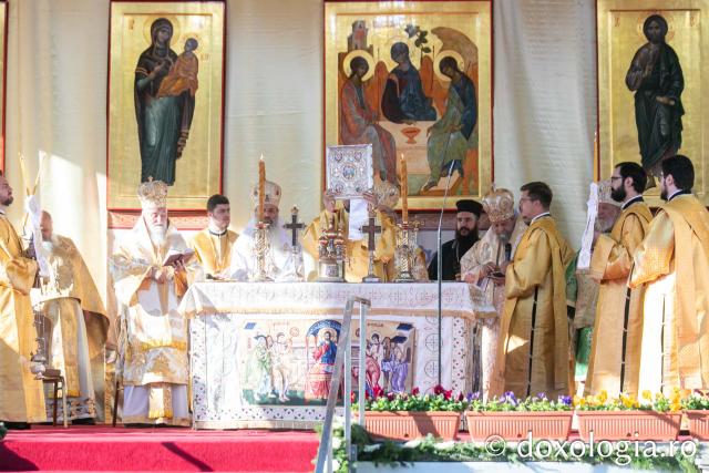 Sfânta Liturghie – Hramul Sfintei Cuvioase Parascheva, 2024