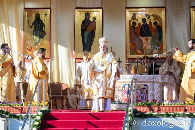 Sfânta Liturghie – Hramul Sfintei Cuvioase Parascheva, 2024