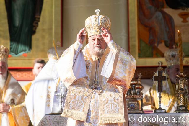 Sfânta Liturghie – Hramul Sfintei Cuvioase Parascheva, 2024