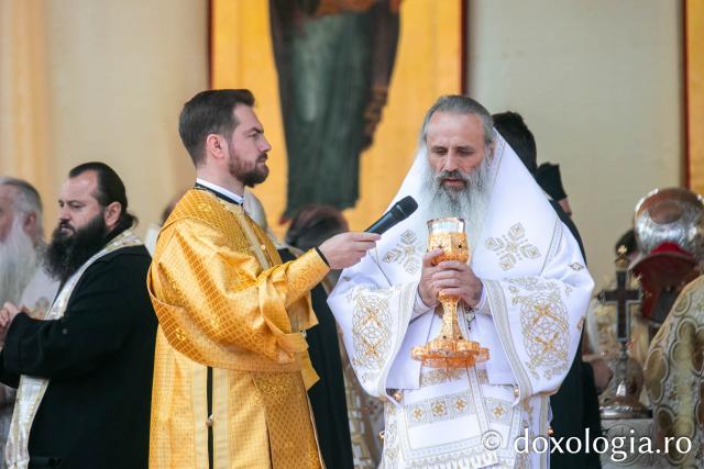 Sfânta Liturghie – Hramul Sfintei Cuvioase Parascheva, 2024