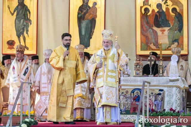 Sfânta Liturghie – Hramul Sfintei Cuvioase Parascheva, 2024