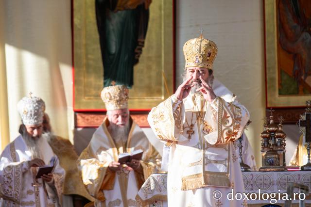 Sfânta Liturghie – Hramul Sfintei Cuvioase Parascheva, 2024