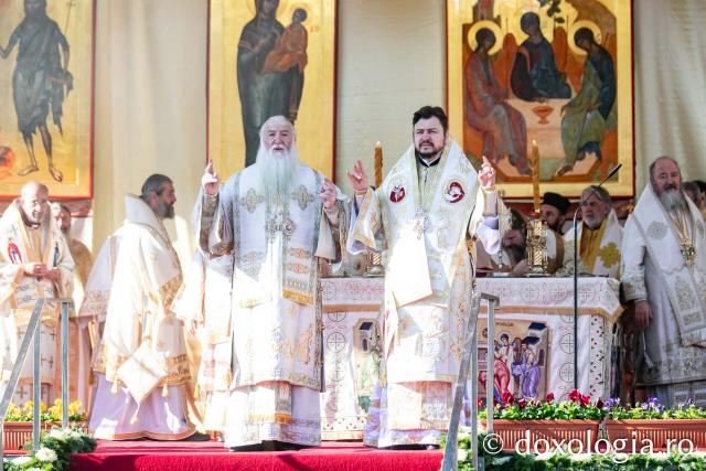 Sfânta Liturghie – Hramul Sfintei Cuvioase Parascheva, 2024