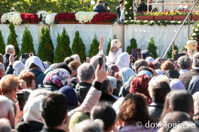 Sfânta Liturghie – Hramul Sfintei Cuvioase Parascheva, 2024