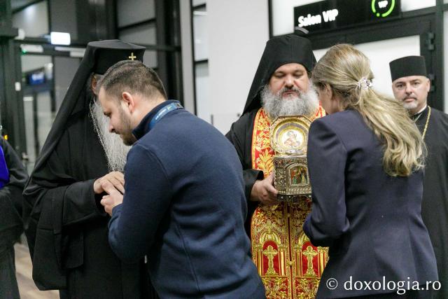 Întâmpinarea cinstitelor moaște ale Sfântului Mare Mucenic și Tămăduitor Pantelimon / Foto: pr. Silviu Cluci (Foto) Jurnal de pelerin la Sfânta Cuvioasă Parascheva – Ziua a II-a, 9 octombrie 2024