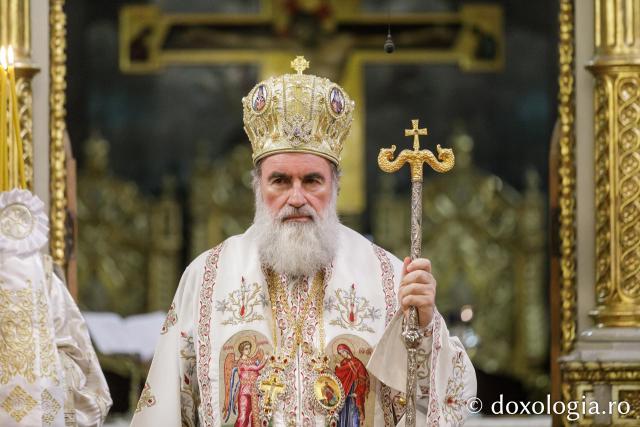 IPS Ioachim al Romanului și Bacăului a slujit Sfânta Liturghie în a doua zi a Hramului Sfintei Parascheva / Foto: pr. Silviu Cluci IPS Ioachim al Romanului și Bacăului a slujit Sfânta Liturghie în a doua zi a Hramului Sfintei Parascheva