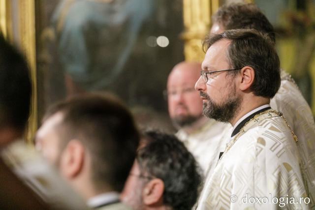IPS Ioachim al Romanului și Bacăului a slujit Sfânta Liturghie în a doua zi a Hramului Sfintei Parascheva / Foto: pr. Silviu Cluci IPS Ioachim al Romanului și Bacăului a slujit Sfânta Liturghie în a doua zi a Hramului Sfintei Parascheva