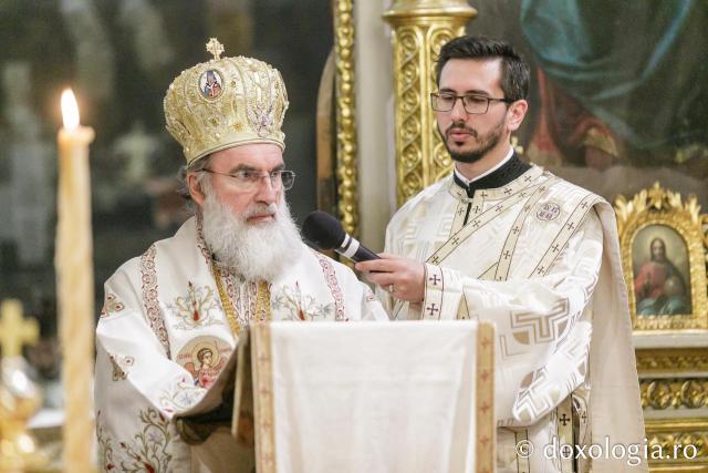 IPS Ioachim al Romanului și Bacăului a slujit Sfânta Liturghie în a doua zi a Hramului Sfintei Parascheva / Foto: pr. Silviu Cluci IPS Ioachim al Romanului și Bacăului a slujit Sfânta Liturghie în a doua zi a Hramului Sfintei Parascheva