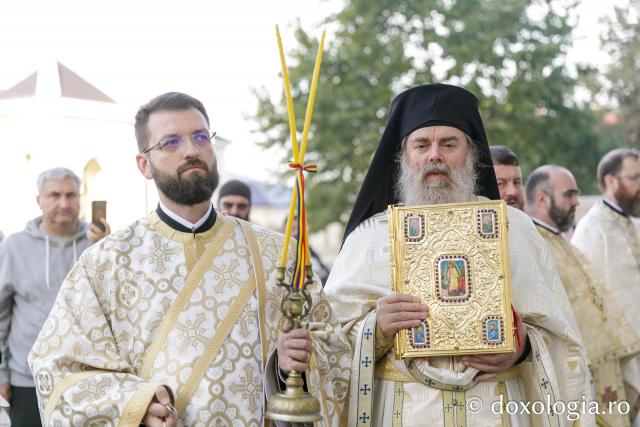 PS Ignatie a slujit la Catedrala Mitropolitană din Iași în a patra zi de pelerinaj / Foto: pr. Silviu Cluci PS Ignatie a slujit la Catedrala Mitropolitană din Iași în a patra zi de pelerinaj