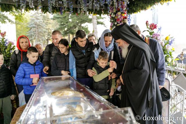 PS Ignatie a slujit la Catedrala Mitropolitană din Iași în a patra zi de pelerinaj / Foto: pr. Silviu Cluci PS Ignatie a slujit la Catedrala Mitropolitană din Iași în a patra zi de pelerinaj