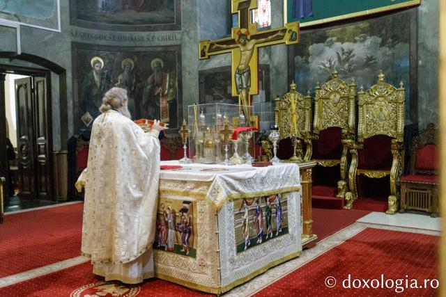 PS Ignatie a slujit la Catedrala Mitropolitană din Iași în a patra zi de pelerinaj / Foto: pr. Silviu Cluci PS Ignatie a slujit la Catedrala Mitropolitană din Iași în a patra zi de pelerinaj