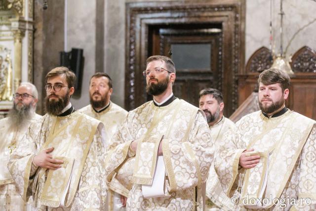 PS Ignatie a slujit la Catedrala Mitropolitană din Iași în a patra zi de pelerinaj / Foto: pr. Silviu Cluci PS Ignatie a slujit la Catedrala Mitropolitană din Iași în a patra zi de pelerinaj