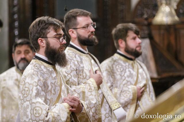 PS Ignatie a slujit la Catedrala Mitropolitană din Iași în a patra zi de pelerinaj / Foto: pr. Silviu Cluci PS Ignatie a slujit la Catedrala Mitropolitană din Iași în a patra zi de pelerinaj