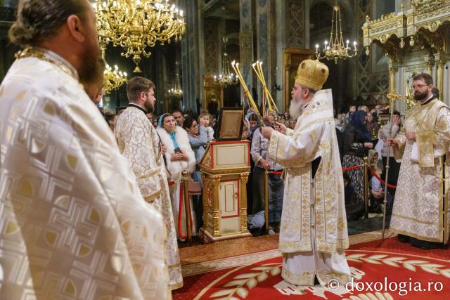 PS Ignatie a slujit la Catedrala Mitropolitană din Iași în a patra zi de pelerinaj / Foto: pr. Silviu Cluci PS Ignatie a slujit la Catedrala Mitropolitană din Iași în a patra zi de pelerinaj