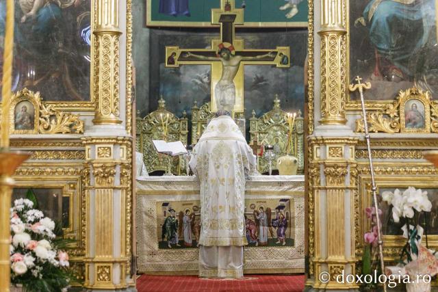 PS Ignatie a slujit la Catedrala Mitropolitană din Iași în a patra zi de pelerinaj / Foto: pr. Silviu Cluci PS Ignatie a slujit la Catedrala Mitropolitană din Iași în a patra zi de pelerinaj