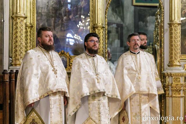 PS Ignatie a slujit la Catedrala Mitropolitană din Iași în a patra zi de pelerinaj / Foto: pr. Silviu Cluci PS Ignatie a slujit la Catedrala Mitropolitană din Iași în a patra zi de pelerinaj