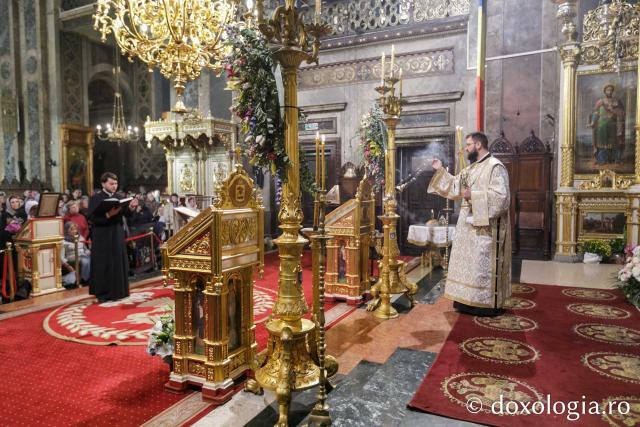 PS Ignatie a slujit la Catedrala Mitropolitană din Iași în a patra zi de pelerinaj / Foto: pr. Silviu Cluci PS Ignatie a slujit la Catedrala Mitropolitană din Iași în a patra zi de pelerinaj