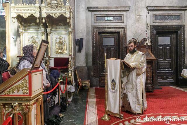 PS Ignatie a slujit la Catedrala Mitropolitană din Iași în a patra zi de pelerinaj / Foto: pr. Silviu Cluci PS Ignatie a slujit la Catedrala Mitropolitană din Iași în a patra zi de pelerinaj