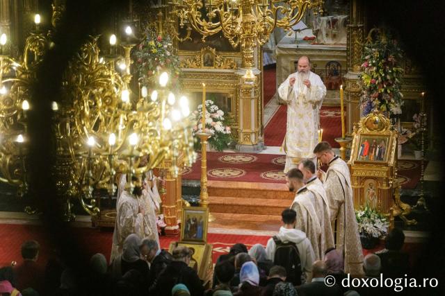 PS Ignatie a slujit la Catedrala Mitropolitană din Iași în a patra zi de pelerinaj / Foto: pr. Silviu Cluci PS Ignatie a slujit la Catedrala Mitropolitană din Iași în a patra zi de pelerinaj