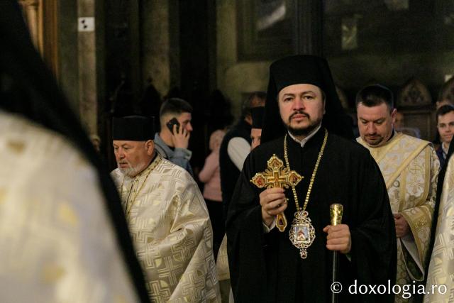 PS Veniamin a slujit la Catedrala Mitropolitană din Iași în a cincea zi de pelerinaj / Foto: pr. Silviu Cluci PS Veniamin a slujit la Catedrala Mitropolitană din Iași în a cincea zi de pelerinaj