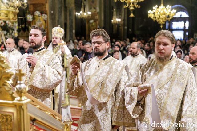 PS Veniamin a slujit la Catedrala Mitropolitană din Iași în a cincea zi de pelerinaj / Foto: pr. Silviu Cluci PS Veniamin a slujit la Catedrala Mitropolitană din Iași în a cincea zi de pelerinaj