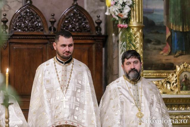 PS Veniamin a slujit la Catedrala Mitropolitană din Iași în a cincea zi de pelerinaj / Foto: pr. Silviu Cluci PS Veniamin a slujit la Catedrala Mitropolitană din Iași în a cincea zi de pelerinaj